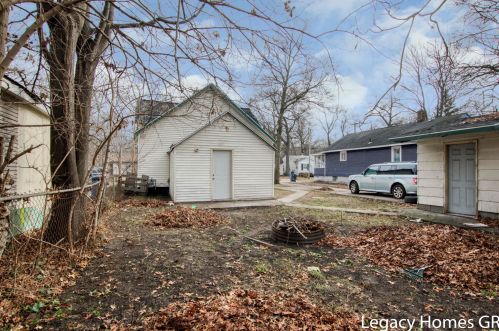 3125 6th St, Meskegon MI  49444-2844 exterior