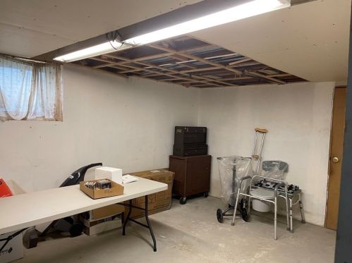 18 Ames St, Worcester MA 01610-2001 exterior