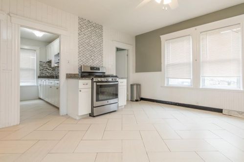 71 Aylsworth Ave, Woonsocket, RI 02895-4805