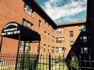 7419 Clark St, Chicago IL  60626-1619 exterior