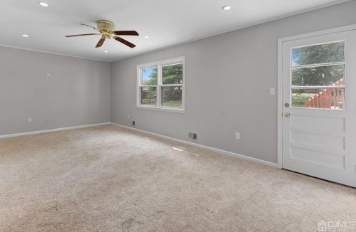 201 Shirley Ave, Edison NJ 08820-1323 exterior