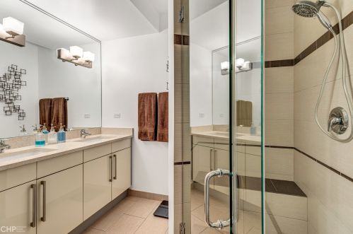 2020 Iowa St, Chicago IL  60622-5887 exterior