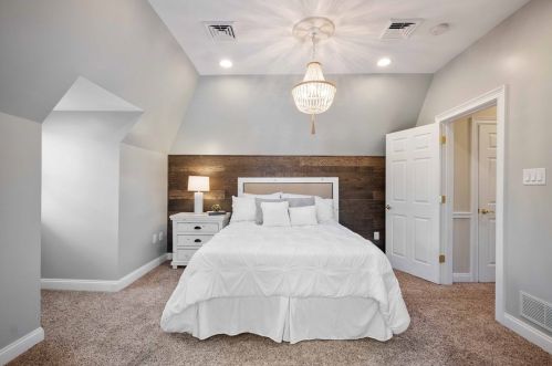 5532 Howe St, Pittsburgh PA 15232-2415 exterior