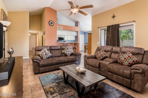 621 Los Feliz Dr, Chandler AZ  85226-4930 exterior