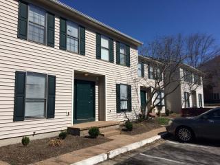 1100 Horsemans Ln, Lexington KY  40504-2565 exterior