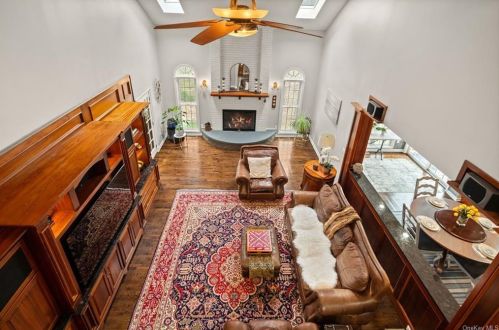 34 High St, Armonk NY 10504-1224 exterior