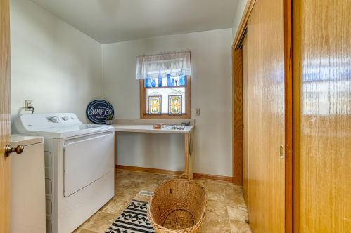 10900 Hampton Ave, Milwaukee WI 53225-3839 exterior