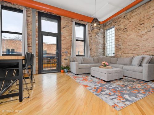 1400 Milwaukee Ave, Chicago, IL 60622-5066