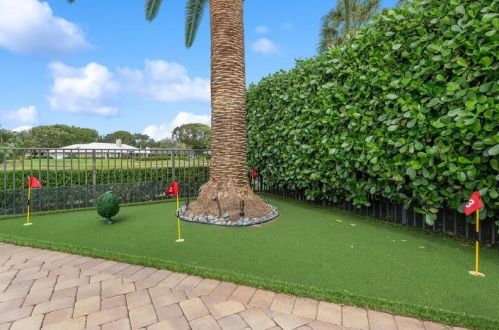 4795 Oak Cir, Boynton Beach FL 33436-5922 exterior