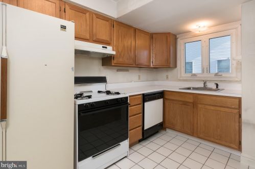 74 Edinburg Rd, Trenton NJ 08690-1204 exterior