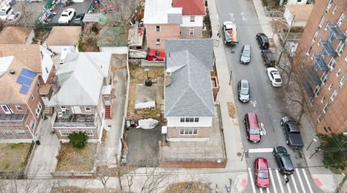 601 226 St, Bronx NY 10466-3932 exterior