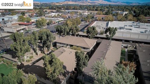 1133 Meadow Ln, Concord CA  94520-3766 exterior