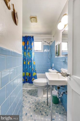 902 Lewis Ave, Rockville MD 20851-2350 exterior