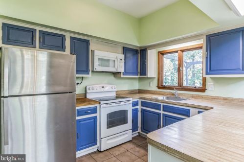 29 Dogwood Ln, Chester PA 19014-1210 exterior