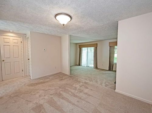 651 Newport Dr, Pittsburgh PA  15235-3226 exterior