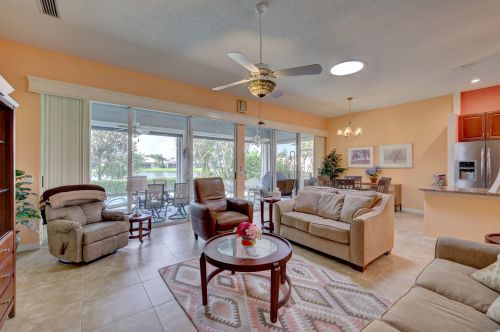 1553 Amherst Dr, Fort Pierce FL 34986-2413 exterior