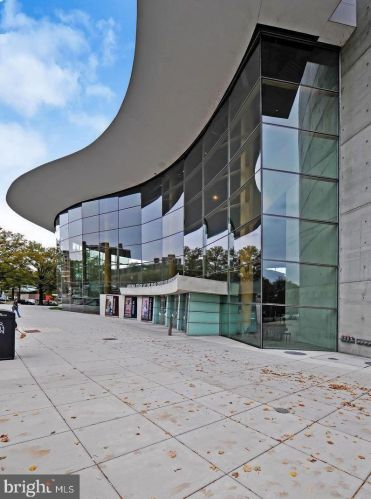 1301 Delaware Ave, Washington DC  20024-3929 exterior