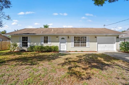 2951 47th St, Naples, FL 34116-8249