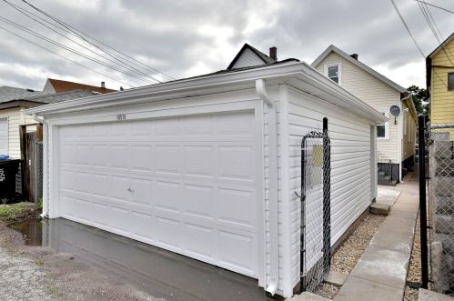 10518 Avenue, Chicago IL  60617-6313 exterior