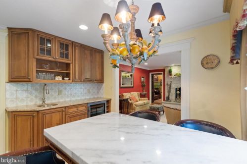 8751 Brook Rd, Mc Lean VA  22102-1507 exterior