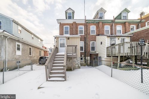 414 9 St, Chester PA 19013-2701 exterior