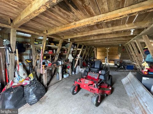 998 Plunkert Rd, Littlestown PA 17340-9643 exterior