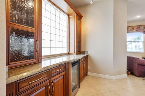 4067 Artesa Dr, Boynton Beach FL 33436-2628 exterior