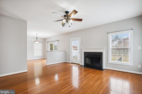 2707 Dawn Dr, Alexandria VA  22306-1621 exterior