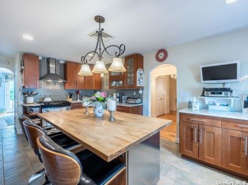 30 Osage Dr, Huntington Station NY exterior