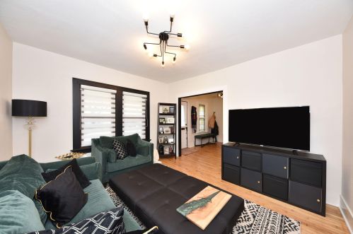 2210 Oklahoma Ave, Milwaukee WI  53207-2924 exterior