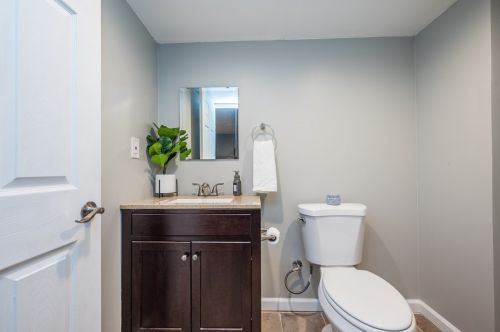 137 Cimarron Dr, Moon Twp PA  15108-9642 exterior