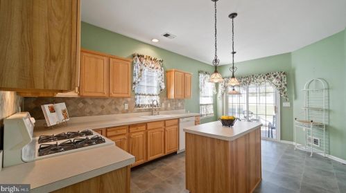 36 Bear Meade Dr, Trenton NJ 08691-3360 exterior