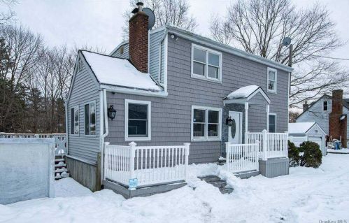 496 Johnson Ave, Hauppauge NY 11779-6140 exterior