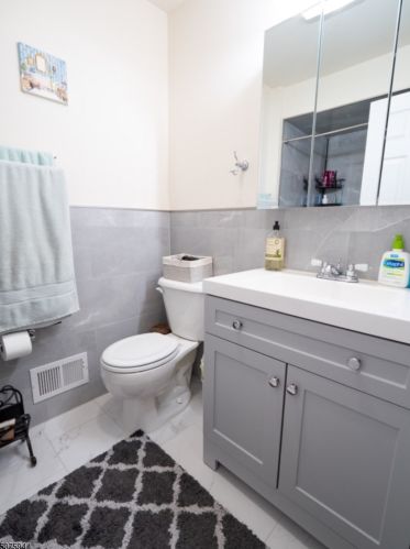 290 Hunterdon St, Newark NJ 07103-2505 exterior