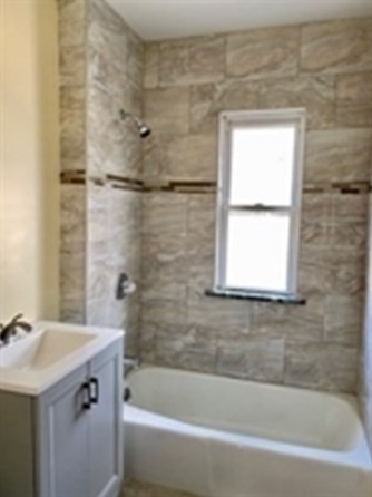 87 King Philip Rd, Worcester MA 01606-2363 exterior