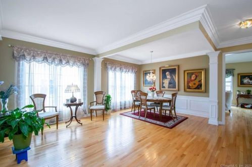 186 Country Club Dr, Seymour CT 06478-1196 exterior