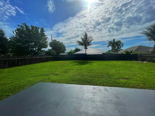 1169 Hibiscus St, Fort Pierce FL  34983-2818 exterior