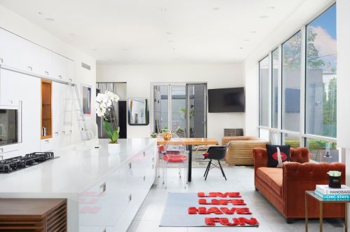 1257 Wolcott Ave, Chicago IL 60622-3675 exterior