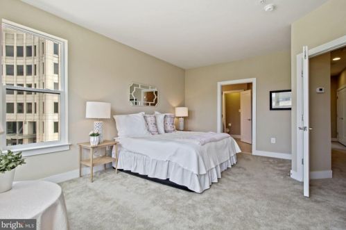 900 King Farm Blvd, Rockville MD  20850-6610 exterior