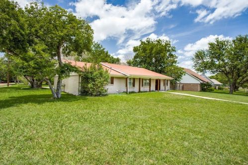 11201 Cotillion Dr, Dallas, TX 75228-1943