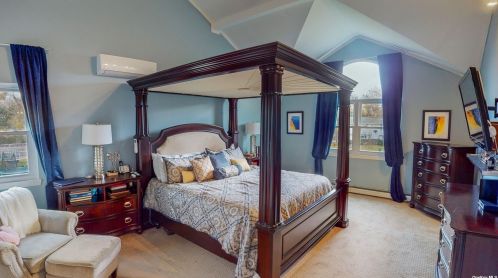 221 Atlantic St, Central Islip NY 11722-3223 exterior