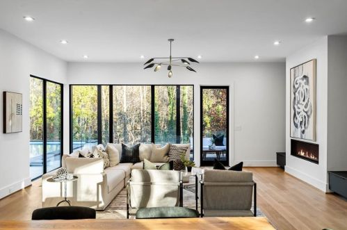 4645 Lake Forrest Dr, Atlanta GA  30342-2537 exterior