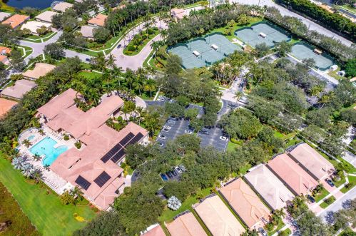 7624 New Holland Way, Boynton Beach FL 33437-6342 exterior