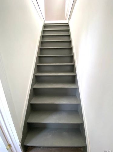 131 2 St, Huntington Station NY 11746-1409 exterior