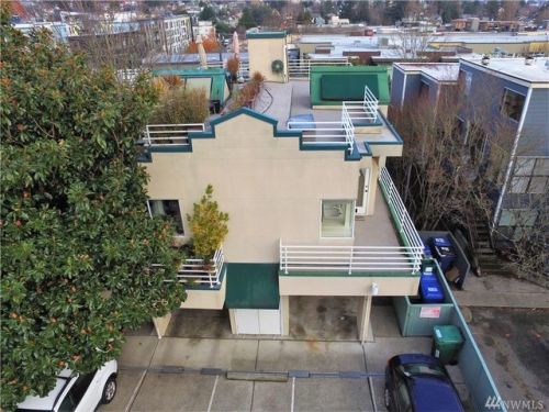 3661 Albion Pl, Seattle, WA 98103-7903