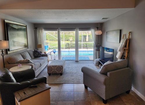 10701 Hartwick Dr, Fort Pierce FL 34987-1924 exterior