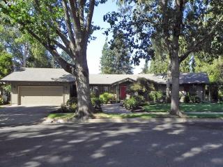 2175 Greenview St, Eugene, OR 97401-2393