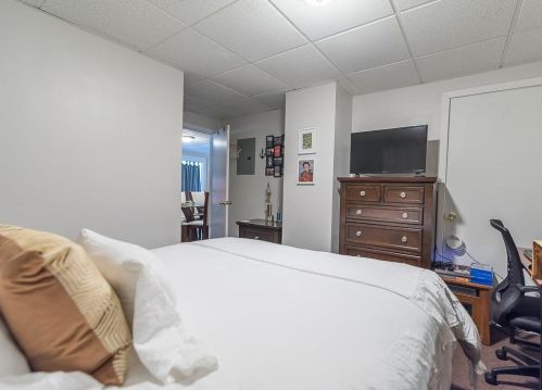 1266 Plainfield St, Providence RI 02909-4630 exterior