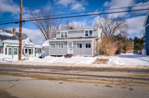 35 Village Rd, Concord NH  03304-4435 exterior