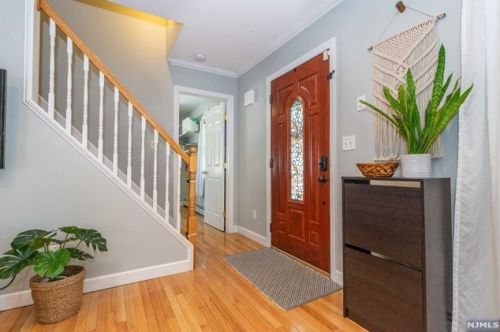 216 Zuber Pl, Maywood NJ  07607-1431 exterior